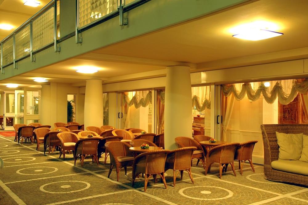 Universal Hotel