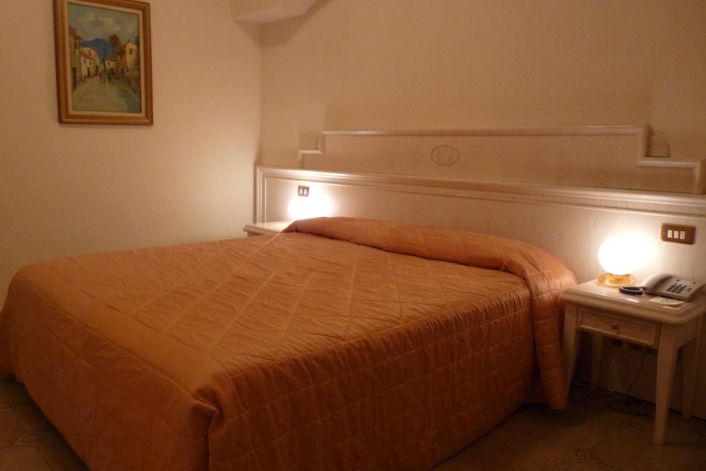 Universal Hotel 4*