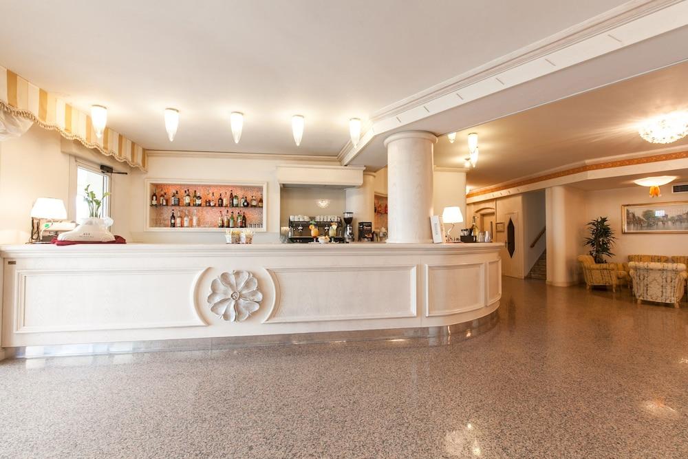 Hotel Universal 4*