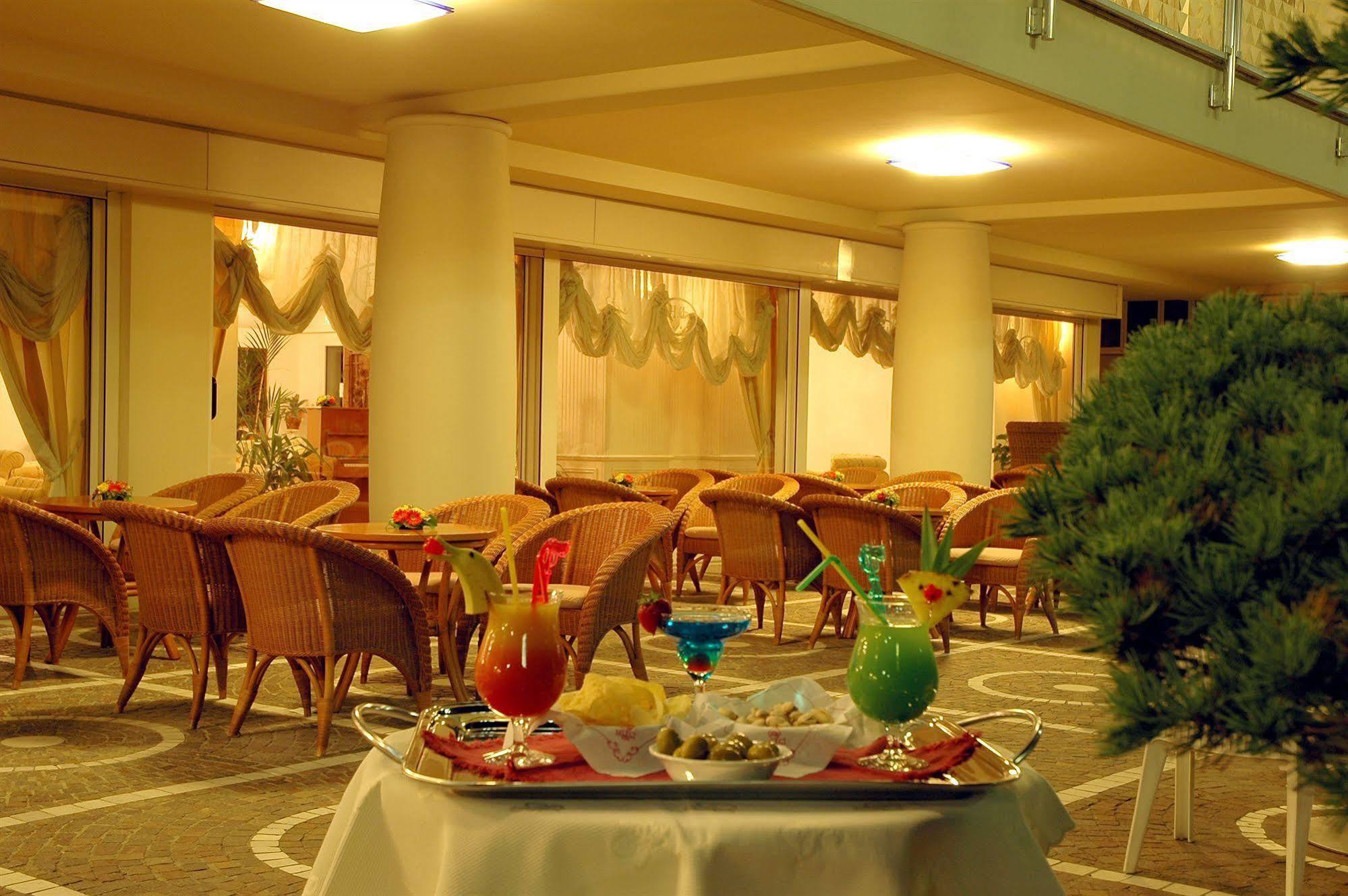 Universal Hotel